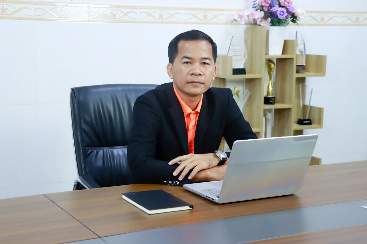 លោក សាន់ សរ